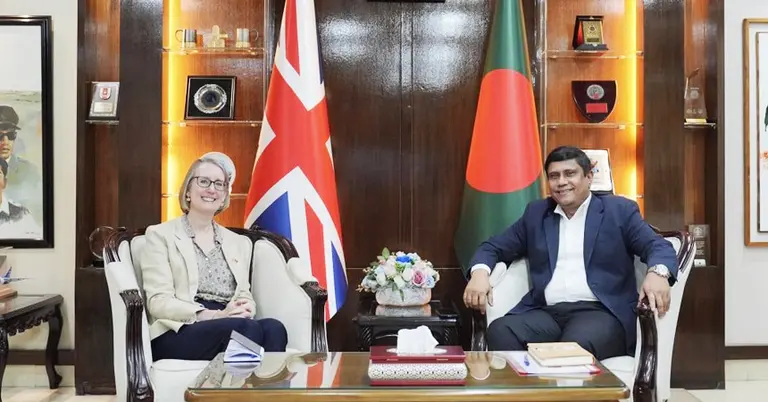 প্রতিরক্ষা উপদেষ্টার সঙ্গে ব্রিটিশ হাইকমিশনার